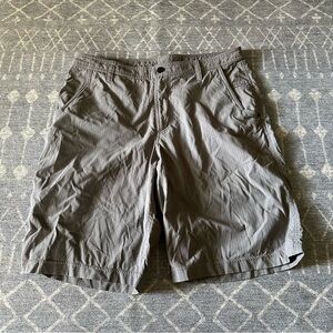 Lululemon Kahuna Golf Shorts Men's Size 36 Flat Front Grey Check Pattern